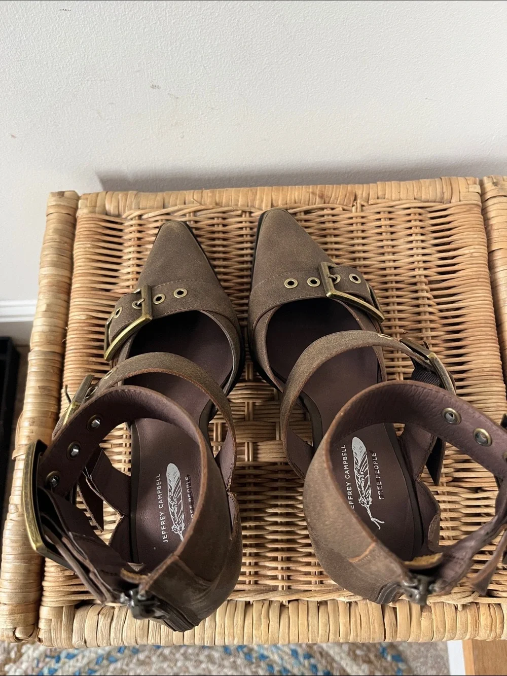 Jeffrey Campbell new box